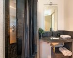 pigna-blue-dusche-und-waschbecken.jpg