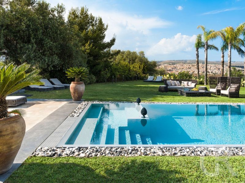 villa-agnese-pool.jpg
