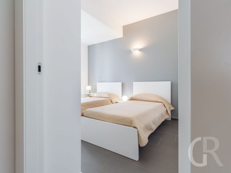 villa-anthea-blick-ins-schlafzimmer.jpg