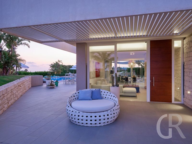 villa-anthea-gemuetliche-terrasse.jpg