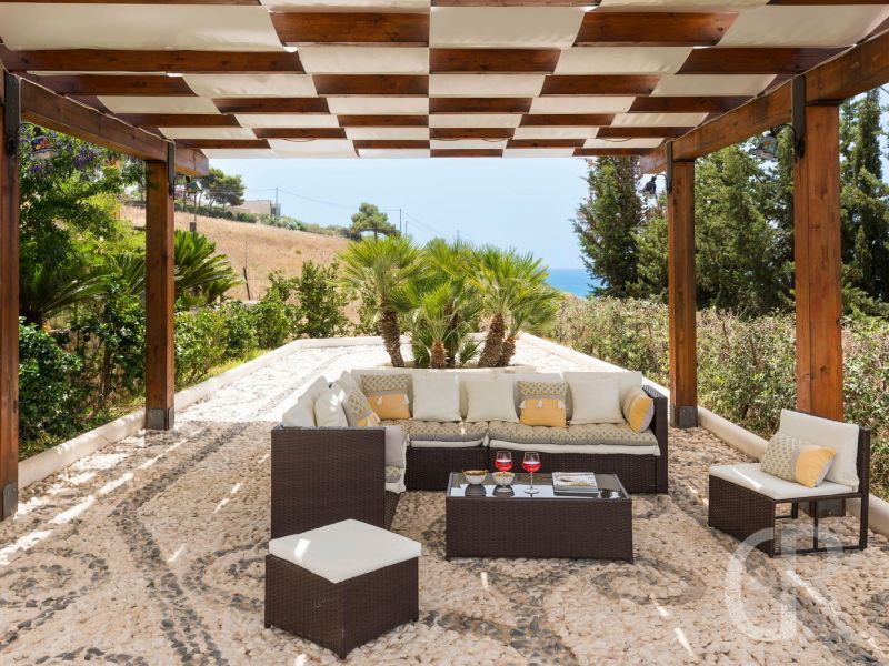 villa-anthea-pergola.jpg