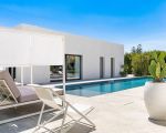 villa-bonita-sonnenliegen-am-pool.jpg