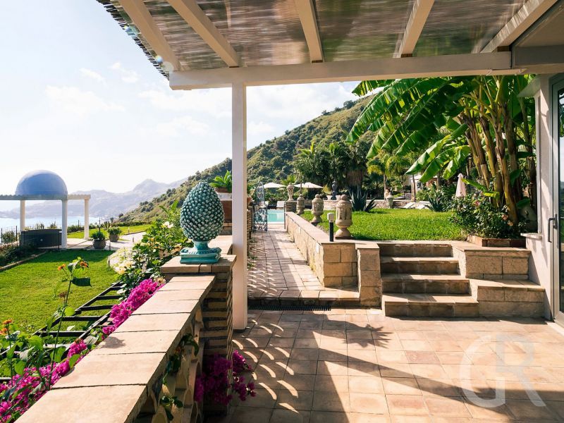 villa-buena-vista-garten-mikt-terrasse.jpg