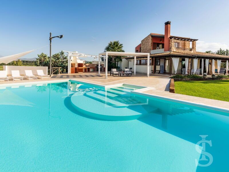 villa-cielo-ferienhaus-am-pool.jpg