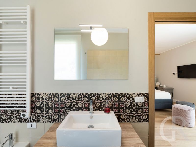 villa-colle-verde-waschbecken-und-schlafzimmer.jpg