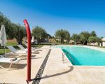 villa-corte-moscata-am-pool.jpg