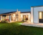 villa-corte-moscata-villa-am-abend.jpg