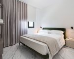 villa-hermes-doppelbett-im-schlafzimmer.jpg