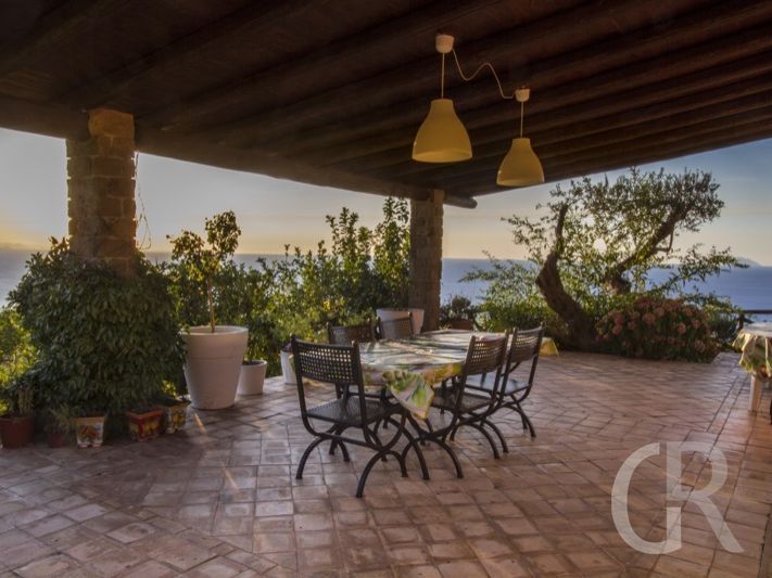 villa-laura-terrasse-mit-meerblick.jpg