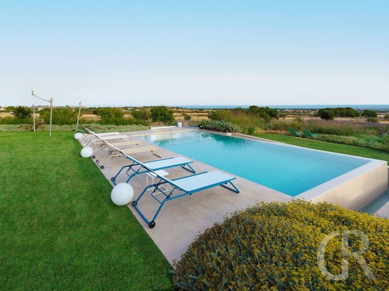villa-meravilla-sonnenterrasse-am-pool.jpg