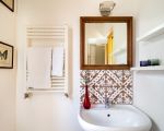 villa-mila-waschbecken-im-badezimmer.jpg