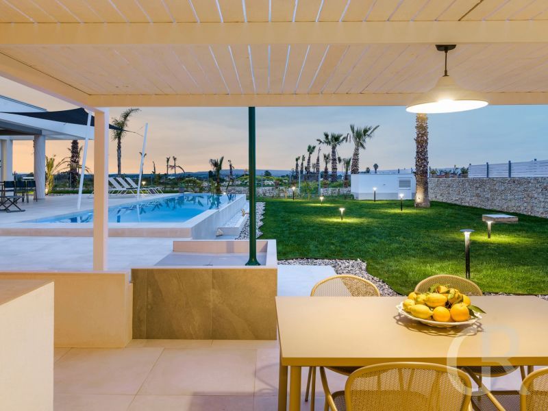 villa-paradisus-schoener-blick-auf-den-pool.jpg