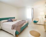 villa-pietra-del-sole-grosses-doppelbett.jpg