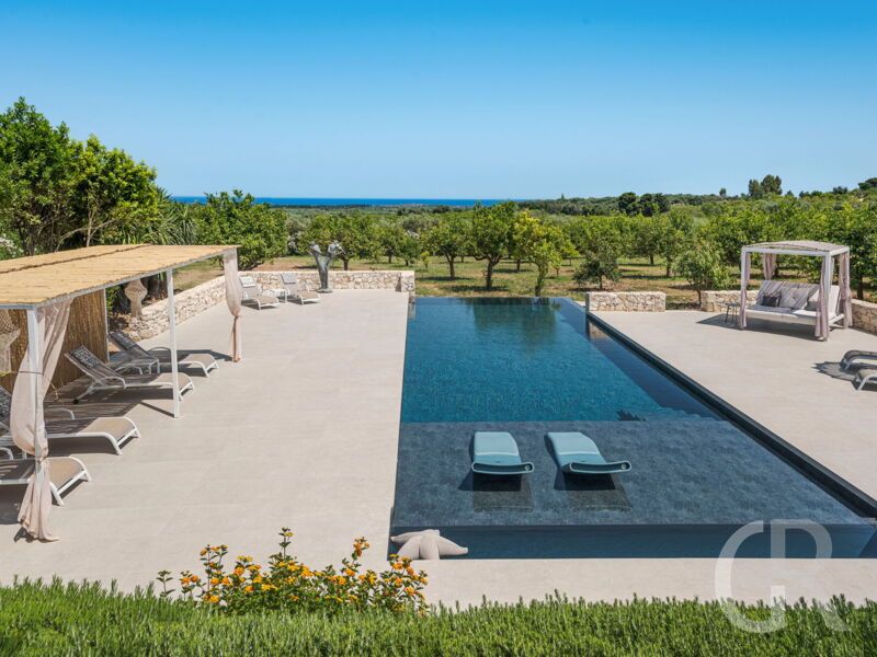 villa-pigna-blue-blick-auf-das-neue-schwimmbad.jpg