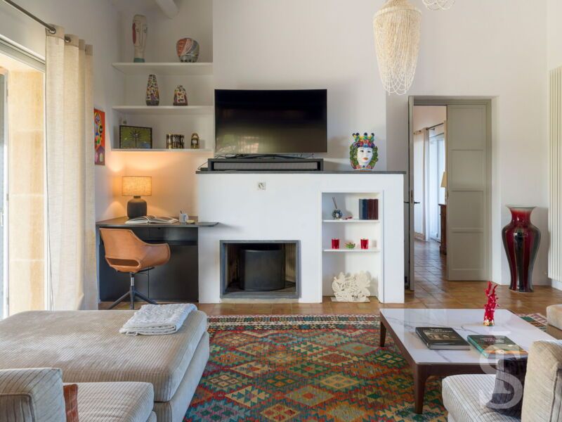 villa-pigna-blue-kamin-im-wohnraum.jpg