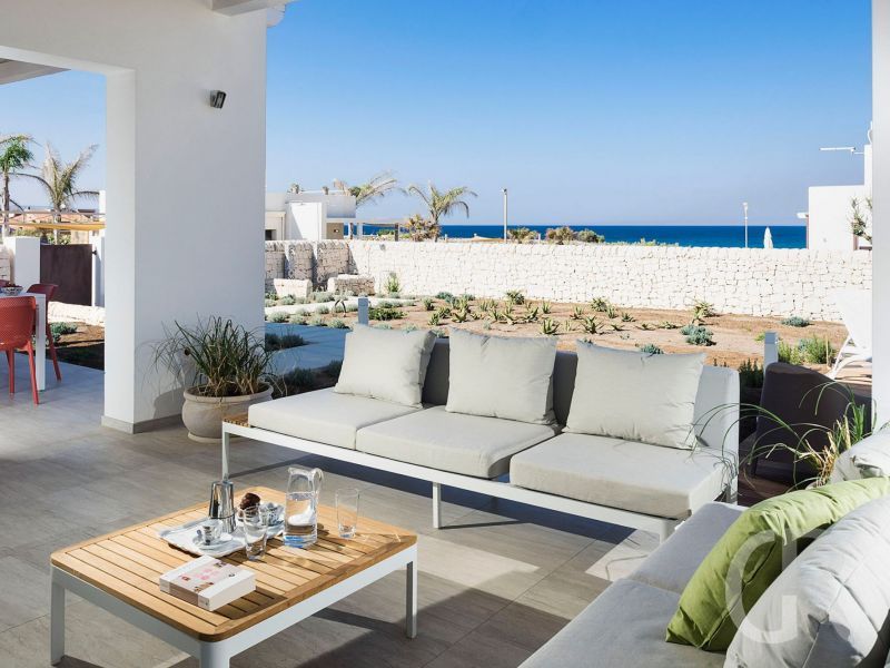 villa-rosmarino-terrasse-mit-meerblick.jpg