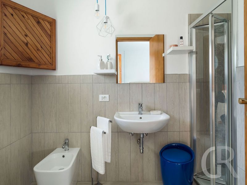 villa-salinella-badezimmer.jpg
