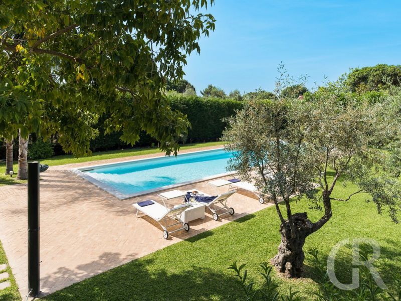 villa-saracina-garten-mit-pool.jpg