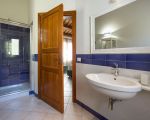 villa-tangi-blaues-bad.jpg