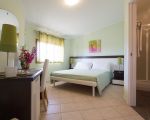 villa-timparosa-grosses-schlafzimmer.jpg