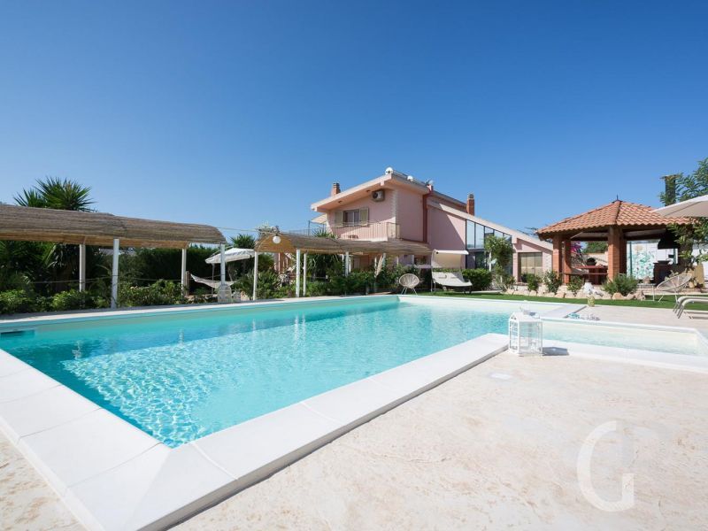 villa-timparosa-pool.jpg
