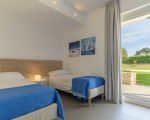 villa-venere-schlafzimmer-mit-zugang-zur-terrasse.jpg