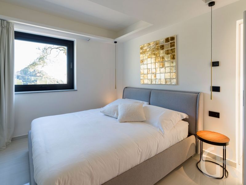 villa-zagara-weisses-bett.jpg