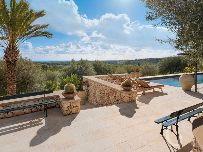 villa-ziguli-grosszuegige-terrasse.jpg