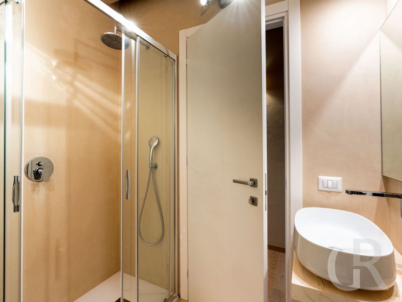 casa-degli-aranci-badezimmer-mit-waschbecken.jpg