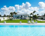casa-diantha-pool-mit-blick-auf-das-haus.jpg