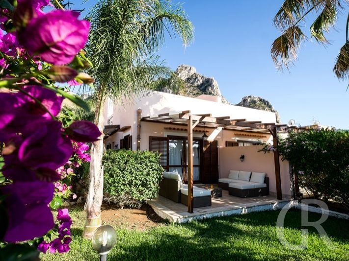 casa-tramontana-blick-vom-garten-auf-die-terrasse.jpg