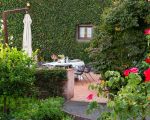 ferienhaus-la-rosa-romantischer-garten.jpg
