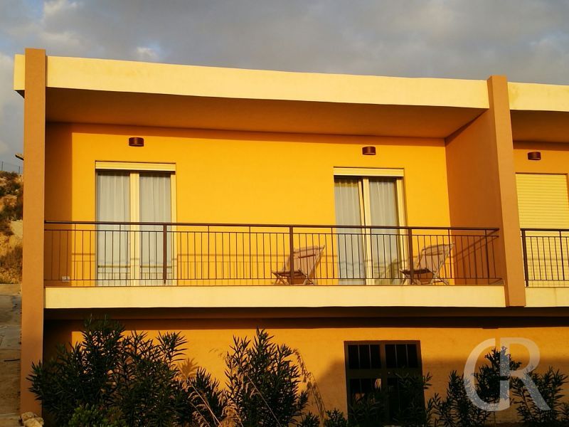 ferienhaus-luna-minoica-balkon-mit-meerblick.jpg