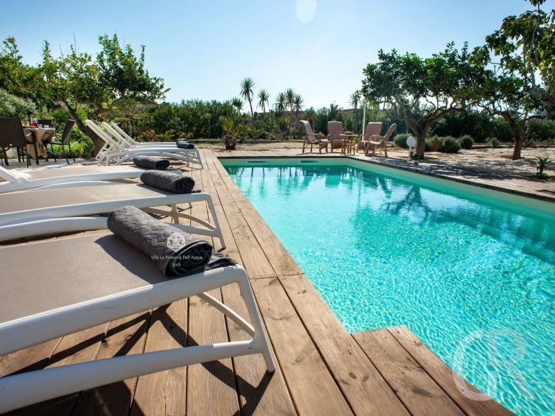 ferienhaus-memoria-grosser-pool.jpg
