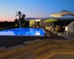 ferienhaus-villa-venere-pool-bei-daemmerung.jpg