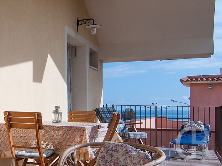 ferienwohnung-corrado-terrasse-mit-meerblick.jpg
