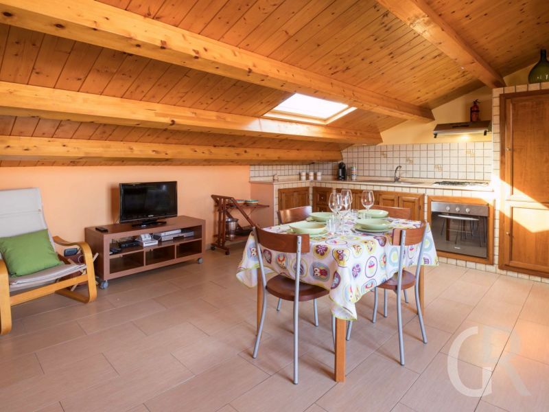 ferienwohnung-gioacchino-wohn-esskueche.jpg