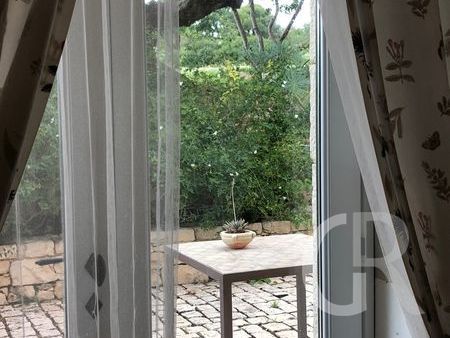 ferienwohnung-pacchipodium-blick-auf-die-terrasse.jpg