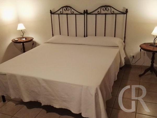 ferienwohnung-rose-doppelbett.jpg