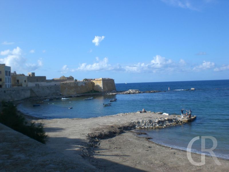 ferienwohnungen-michele-bonagia-blick-auf-die-alte-tonnara.JPG