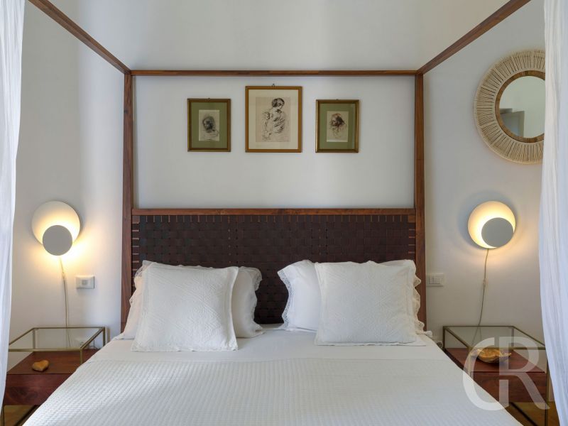 pigna-blue-weisses-bett.jpg