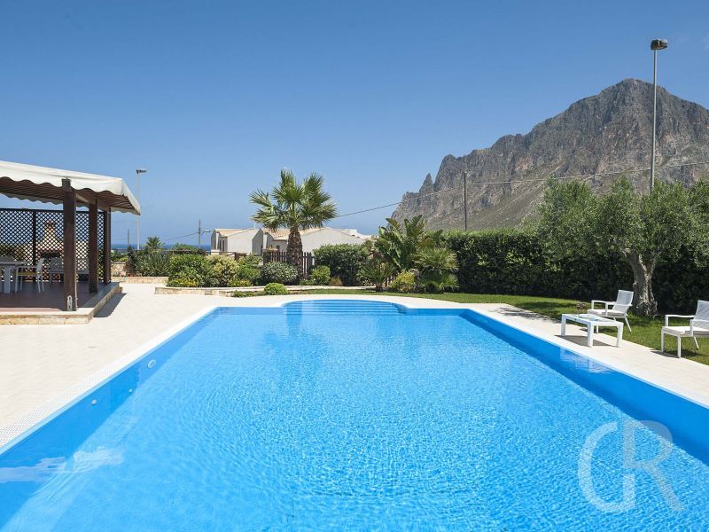 pool-und-monte-cofano.jpg