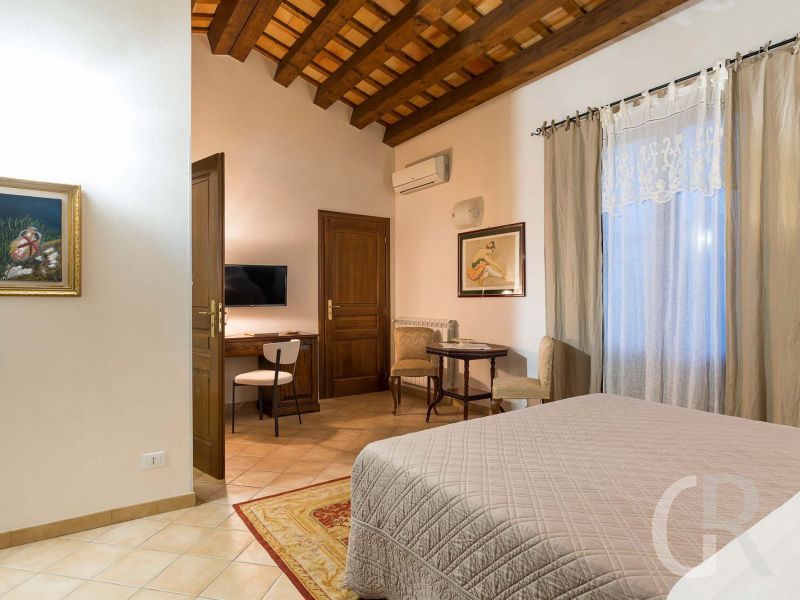 villa-ager-costa-geraeumiges-schlafzimmer.jpg