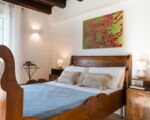 villa-casita-altes-sizilianisches-bett.jpg