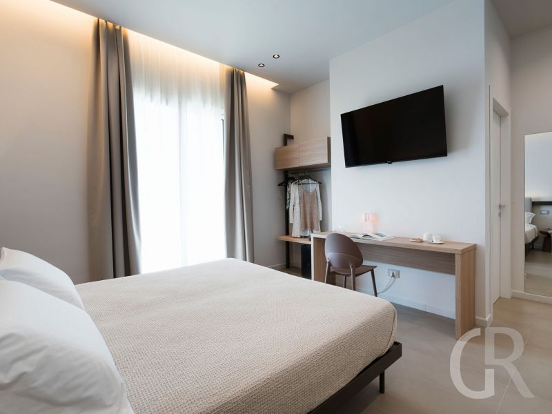 villa-castalia-schlafzimmer-mit-tv.jpg