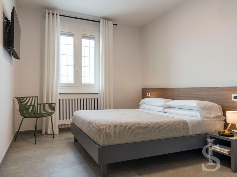 villa-dimora-bufalefi-schlafzimmer-mit-doppelbett.jpg