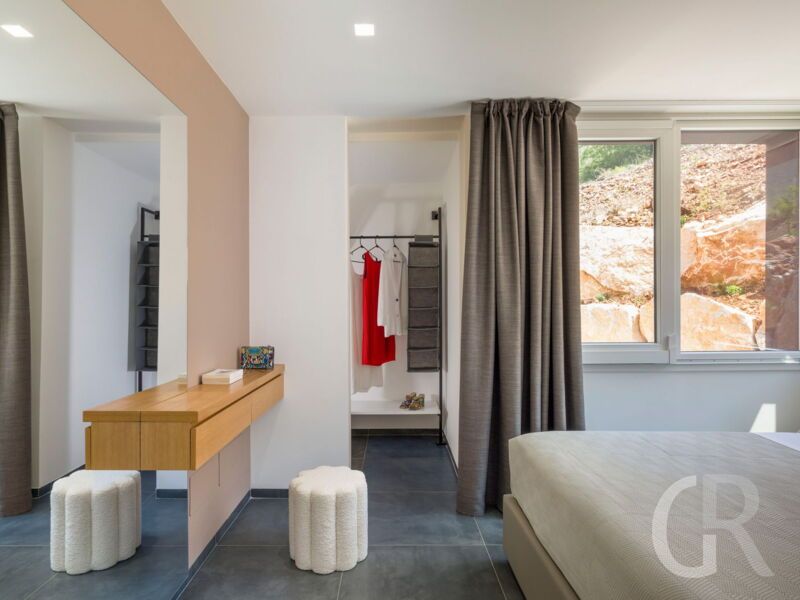 villa-dolce-vita-bett-mit-fenster.jpg