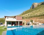villa-dolce-vita-haus-mit-pool.jpg