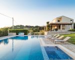 villa-dora-ferienhaus-mit-pool.jpg