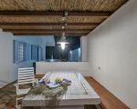 villa-elettra-ueberdachte-terrasse-mit-esstisch.jpg